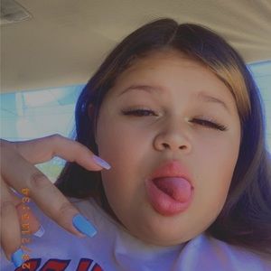 Meet your Posher, Adriana